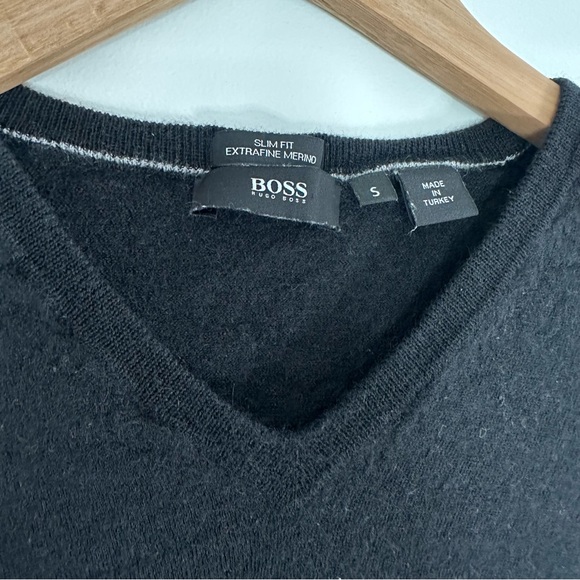 Men's Hugo Boss Merino Wool Sweater size small - Picture 3 of 10
